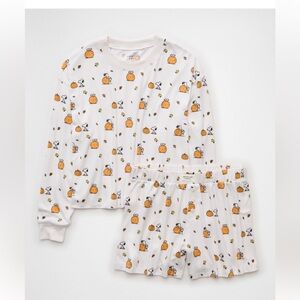 AE Luxe Plush Snoopy Halloween
PJ Set